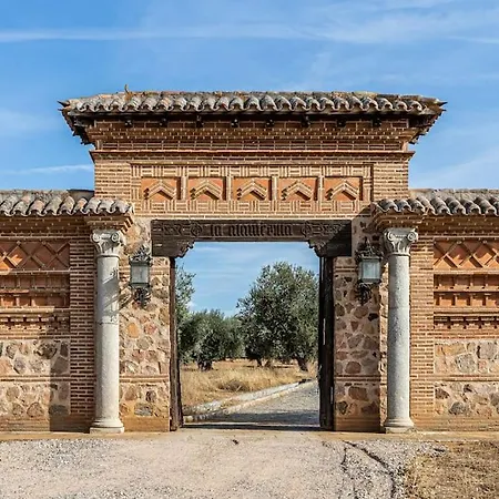 Casa Palacio Puy Du Fou Villa *