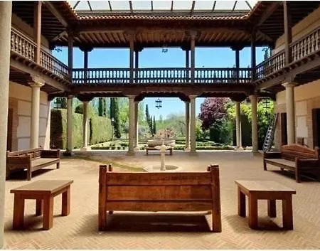 Casa Palacio Puy Du Fou