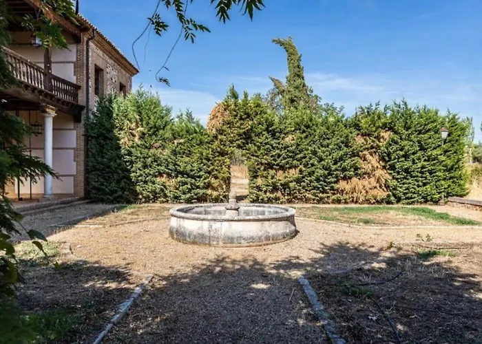 Casa Palacio Puy Du Fou *